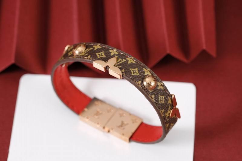 LV Bracelets 104